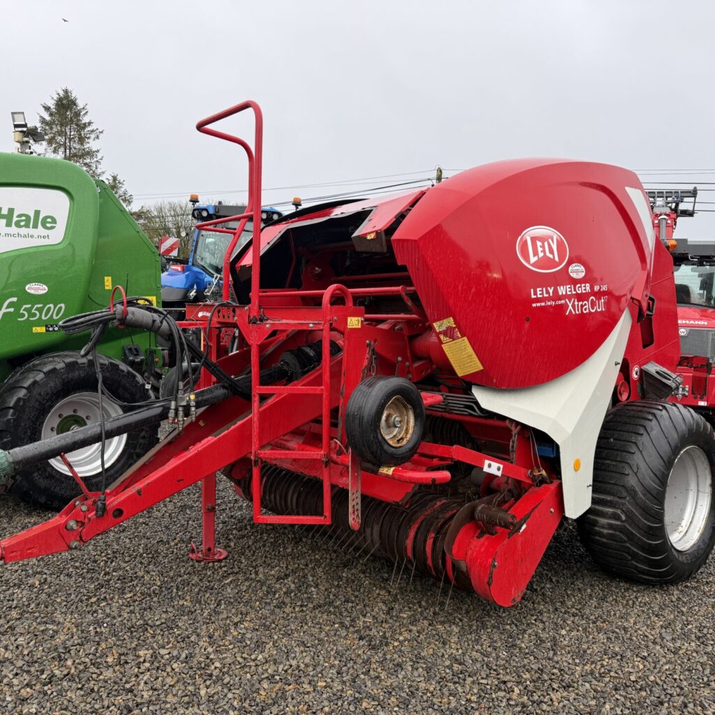Welger RP245 Xtracut Round Baler
