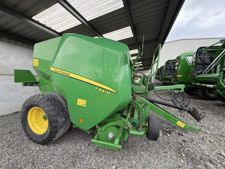 John Deere F441R Round Baler