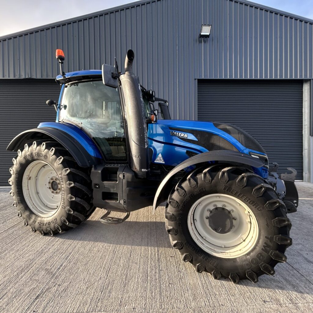 Valtra T174 Active Tractor