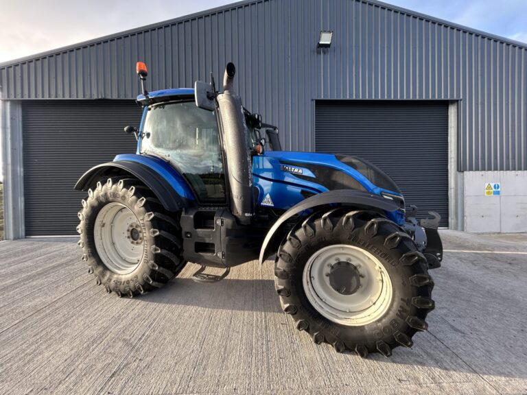 Valtra T174 Active Tractor