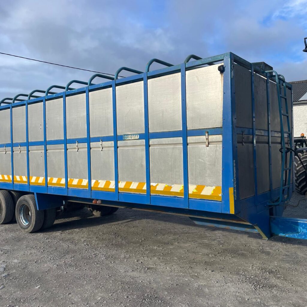 26ft Tandem Axle Livestock Trailer