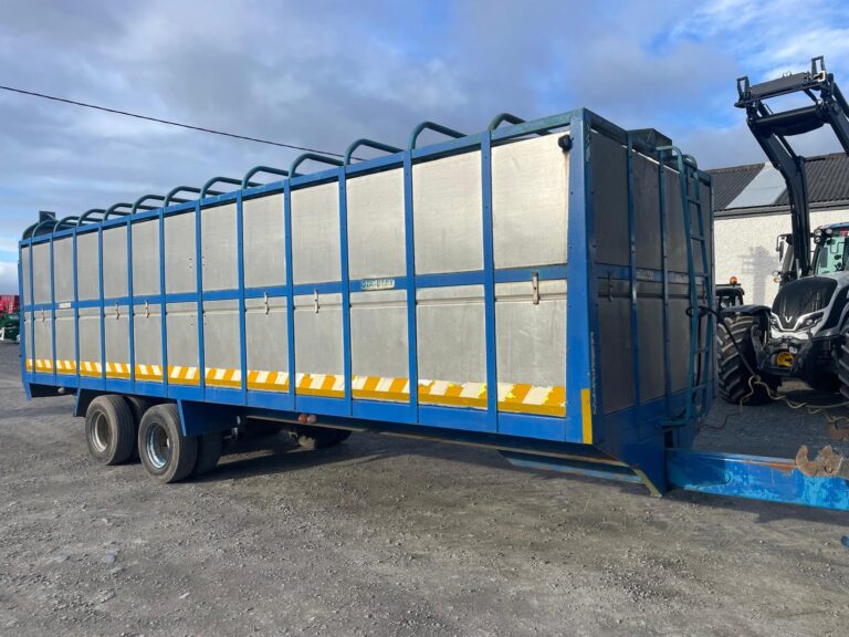 26ft Tandem Axle Livestock Trailer