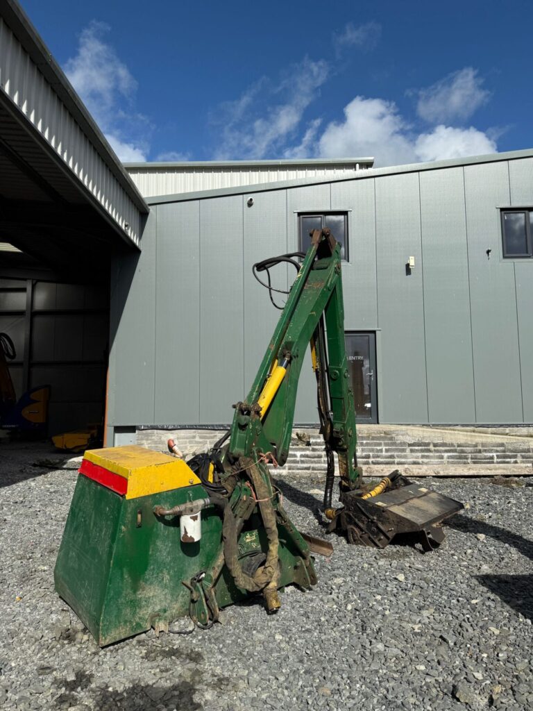 Spearhead 6.5M Excel 726T Hedgecutter