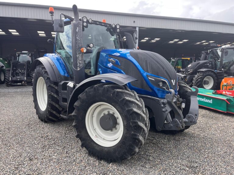 Valtra T174 Active Tractor