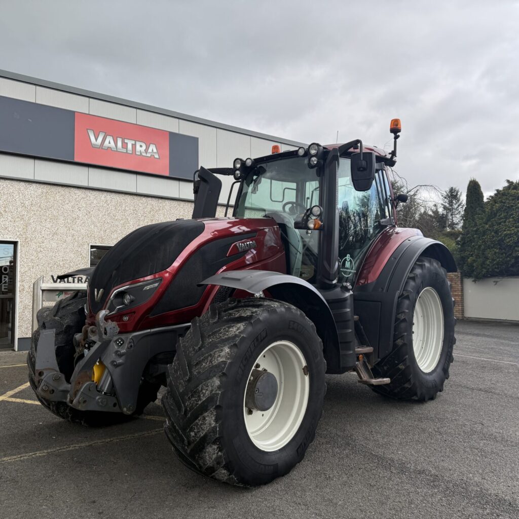 Valtra T174 Active Tractor