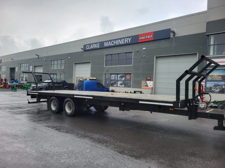 31ft Tandem Axle Bale Trailer