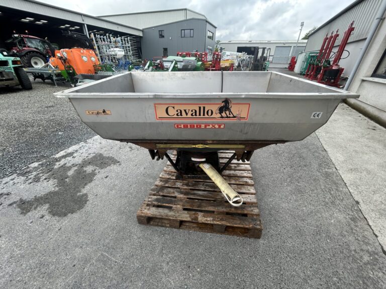 Cavallo C890.PXT Fertiliser Spreader