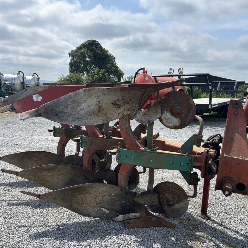 Kverneland 3 Furrow Reversible Plough
