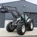 Valtra N174 Versu c/w G5s Loader
