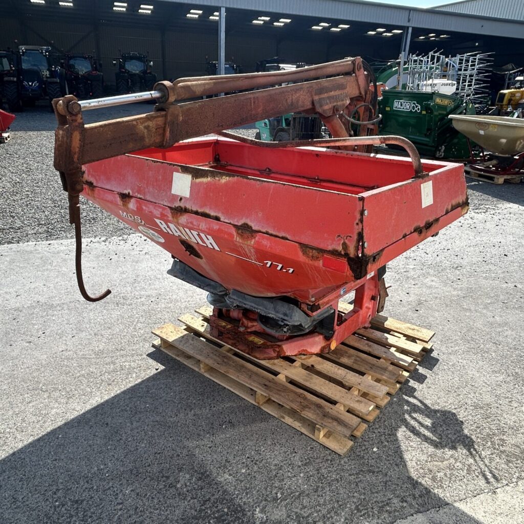 Rauch 17.1 Fertiliser Spreader with Rossmore Crane