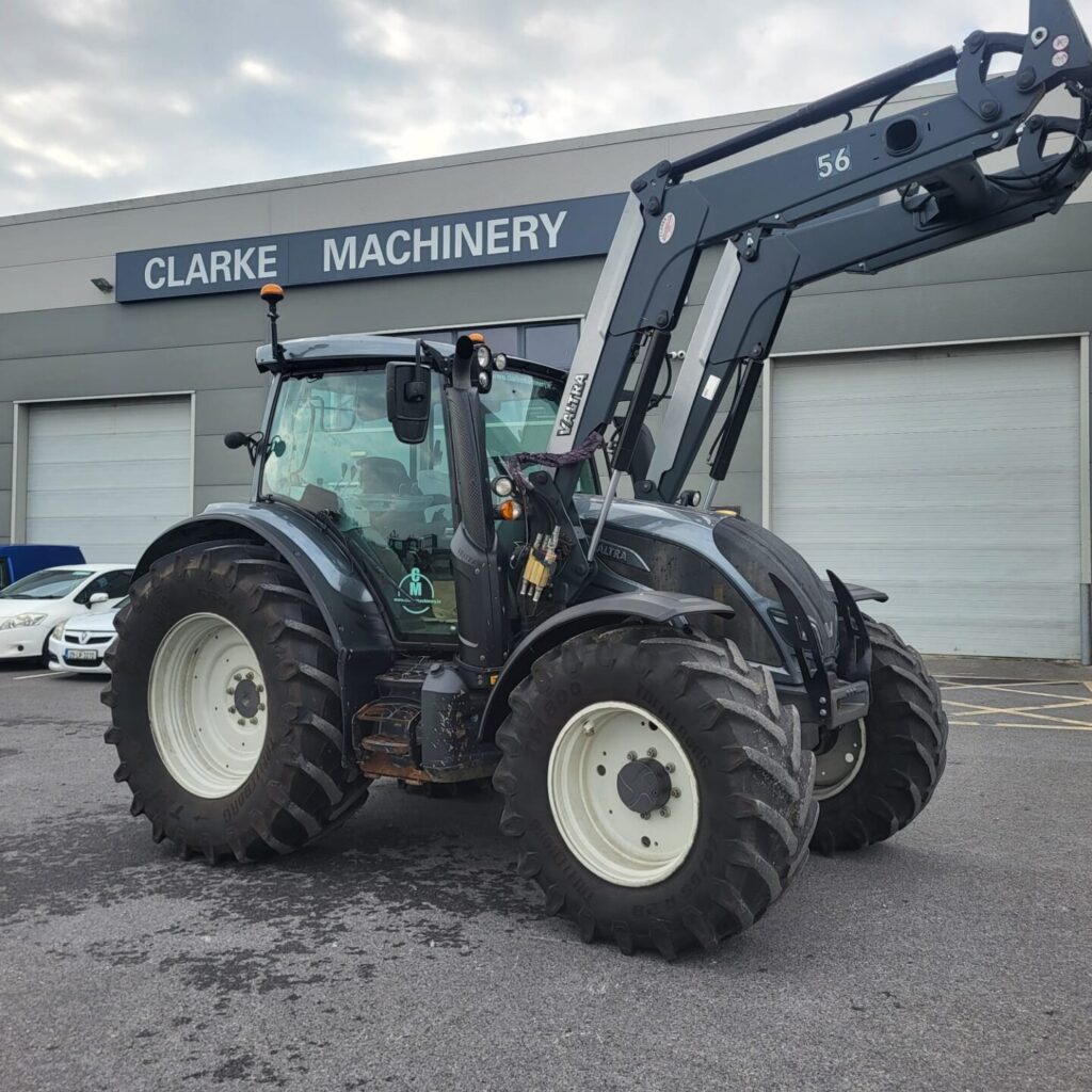 Valtra N154 Q56 Loader