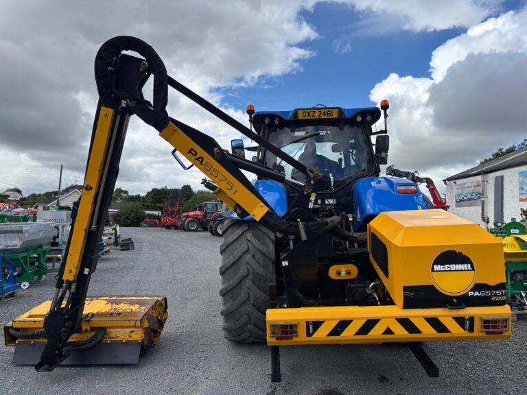 McConnel PA6575T Hedgecutter